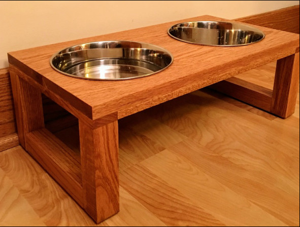 Elevated Dog Bowls DIY
 DIY elevated dog bowl stand