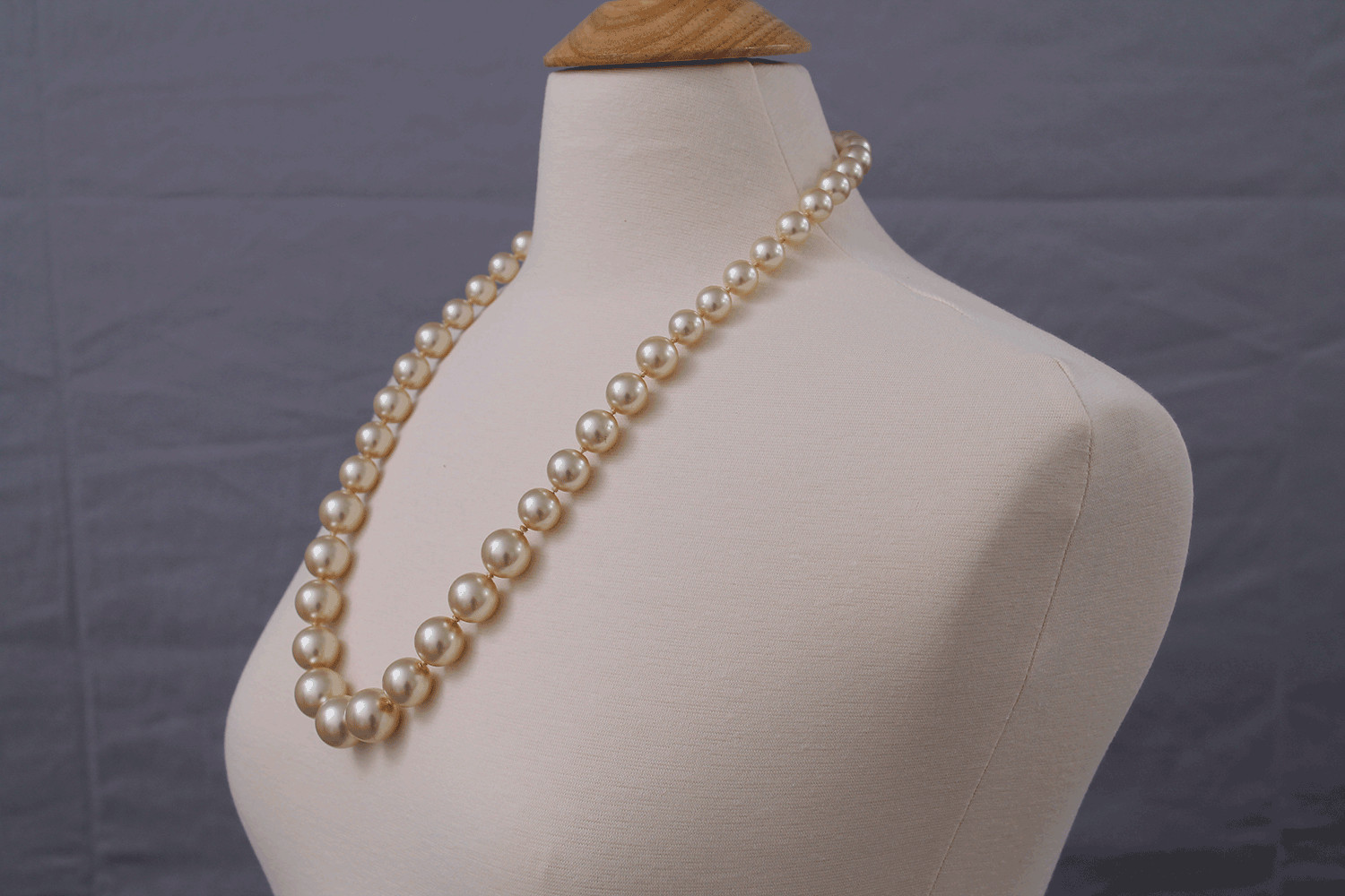 Fake Pearl Necklaces
 Classic Vintage Faux Pearl Necklace