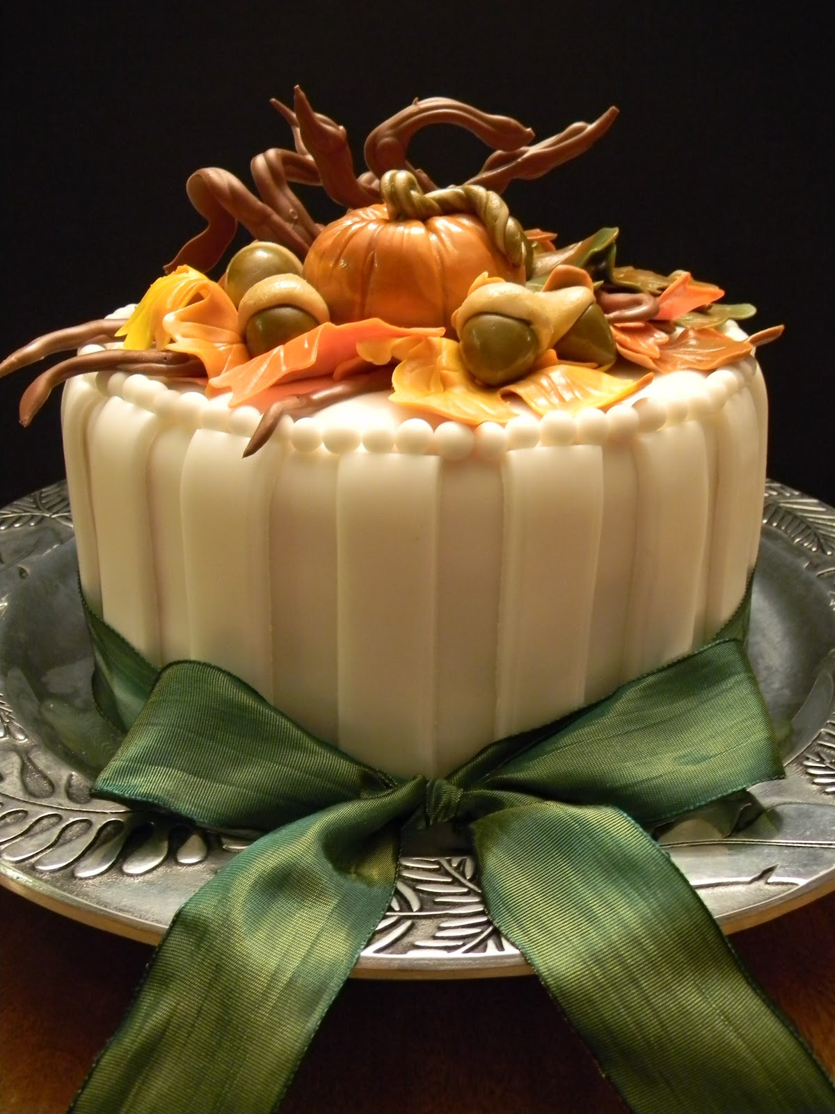 Fall Birthday Cakes
 Couture Cakes by Angela Wel e Fall