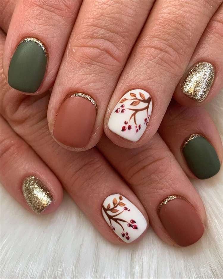 Fall Leaves Nail Designs
 150 Fall Leaf Nail Art Designs To Let Your Hug Autumn 2019