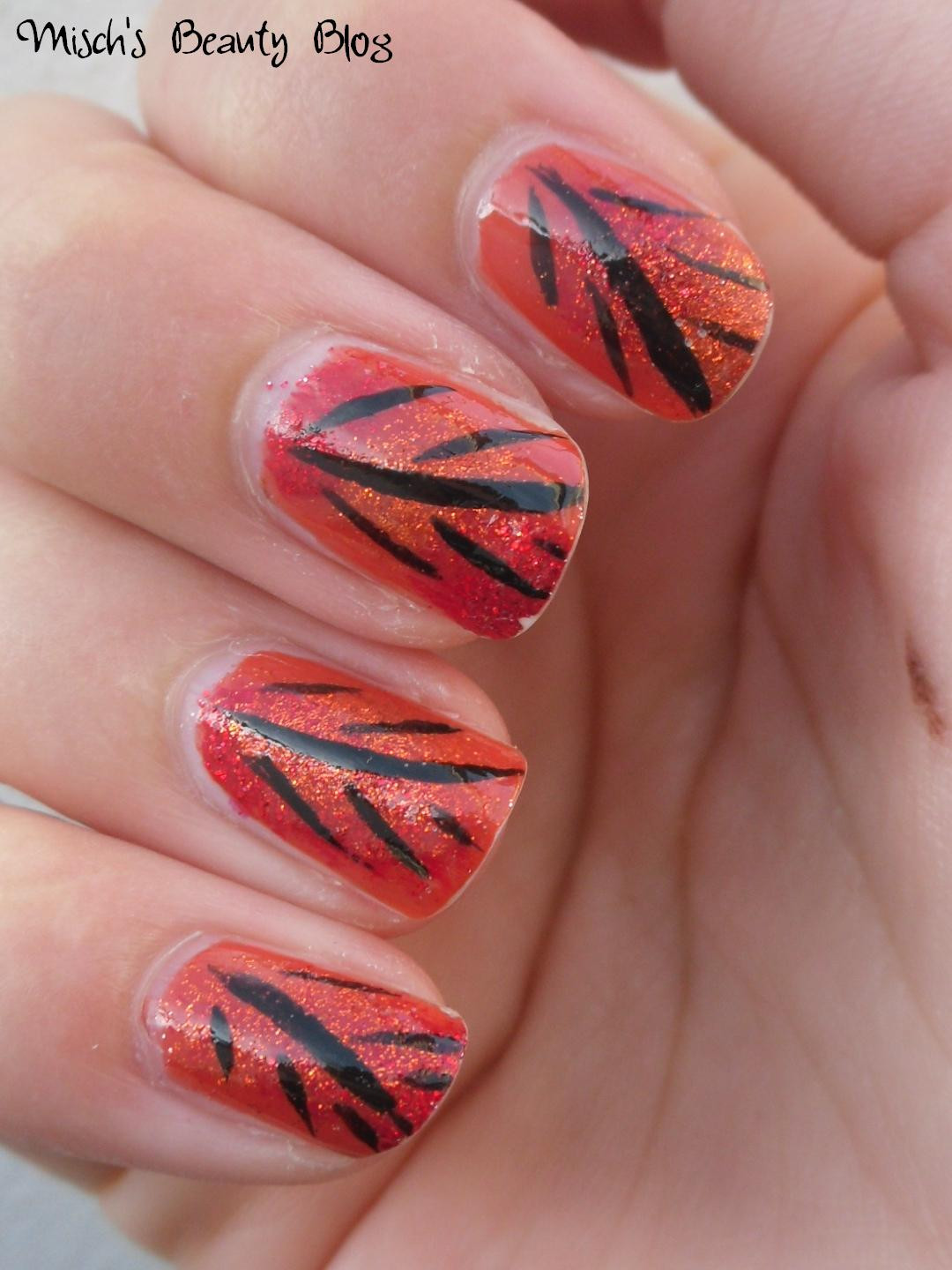 Fall Leaves Nail Designs
 Misch s Beauty Blog NOTD September 29th Fall Leaf Nail Art