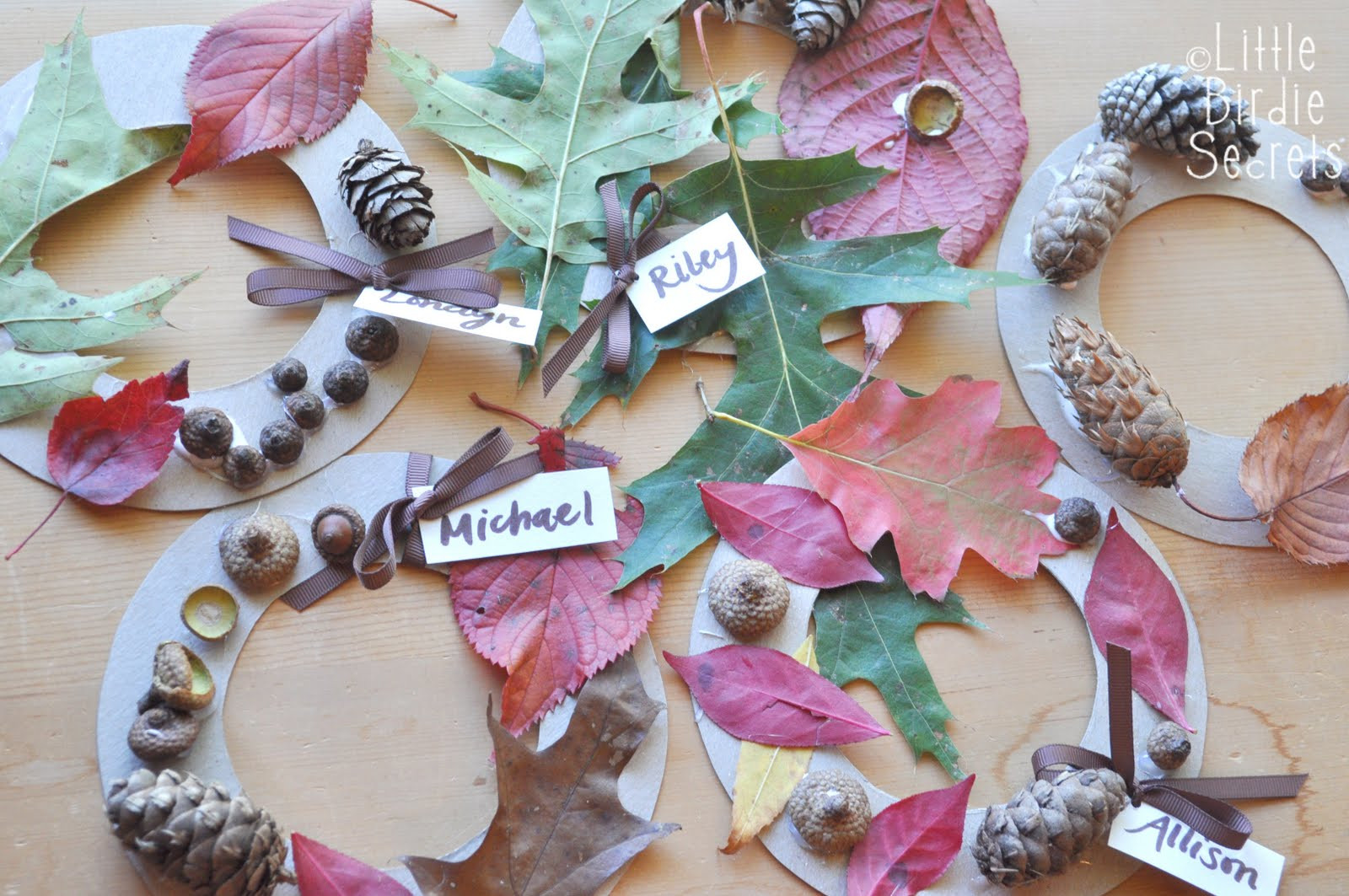 Fall Preschool Craft Ideas
 fall fun for preschoolers autumn wreath and apple cut