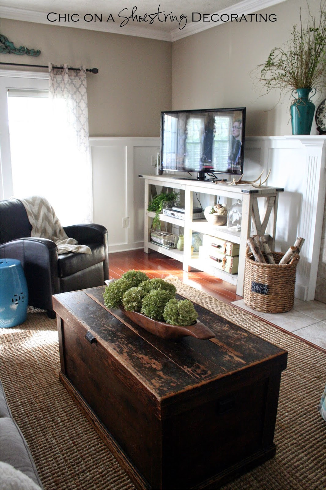 Farmhouse Chic Living Room
 Chic on a Shoestring Decorating My Farmhouse Chic Living