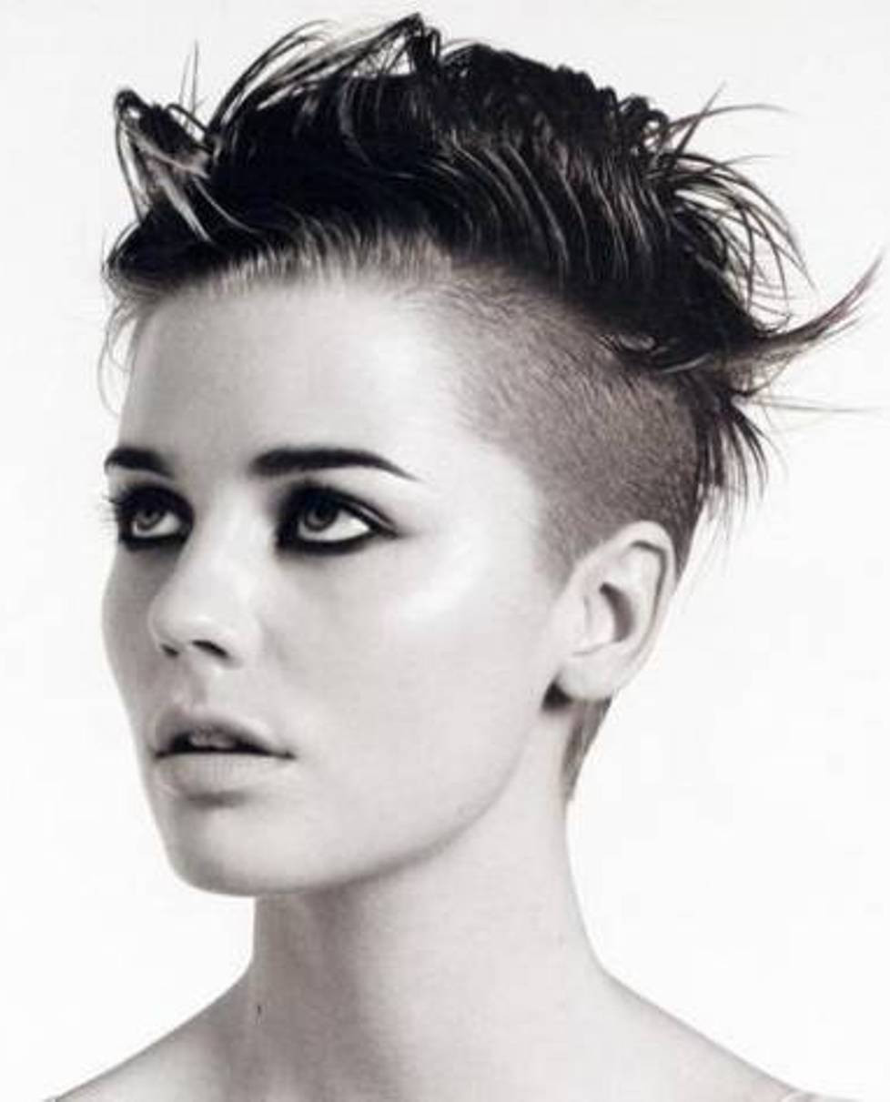 Female Undercut Hairstyle
 Stunning Undercut Hairstyles for your Bold Look