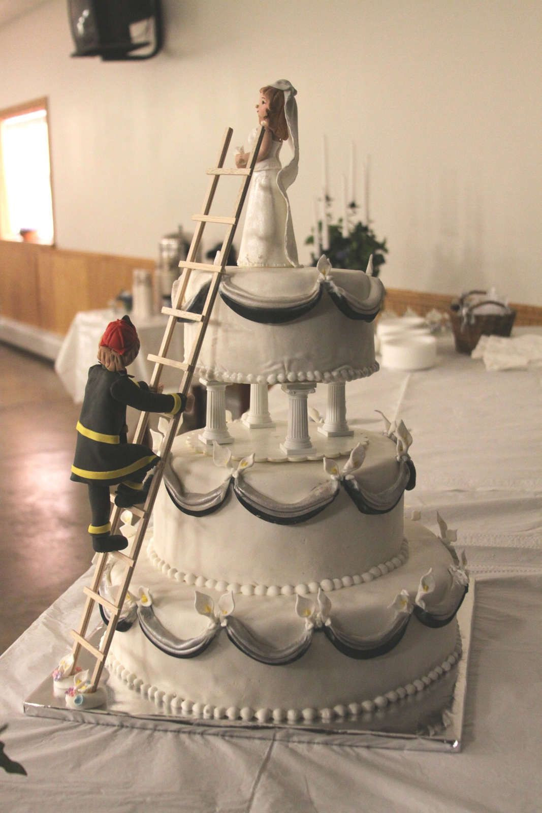 Firefighter Wedding Cake
 Fireman Wedding Cake Toppers s HD