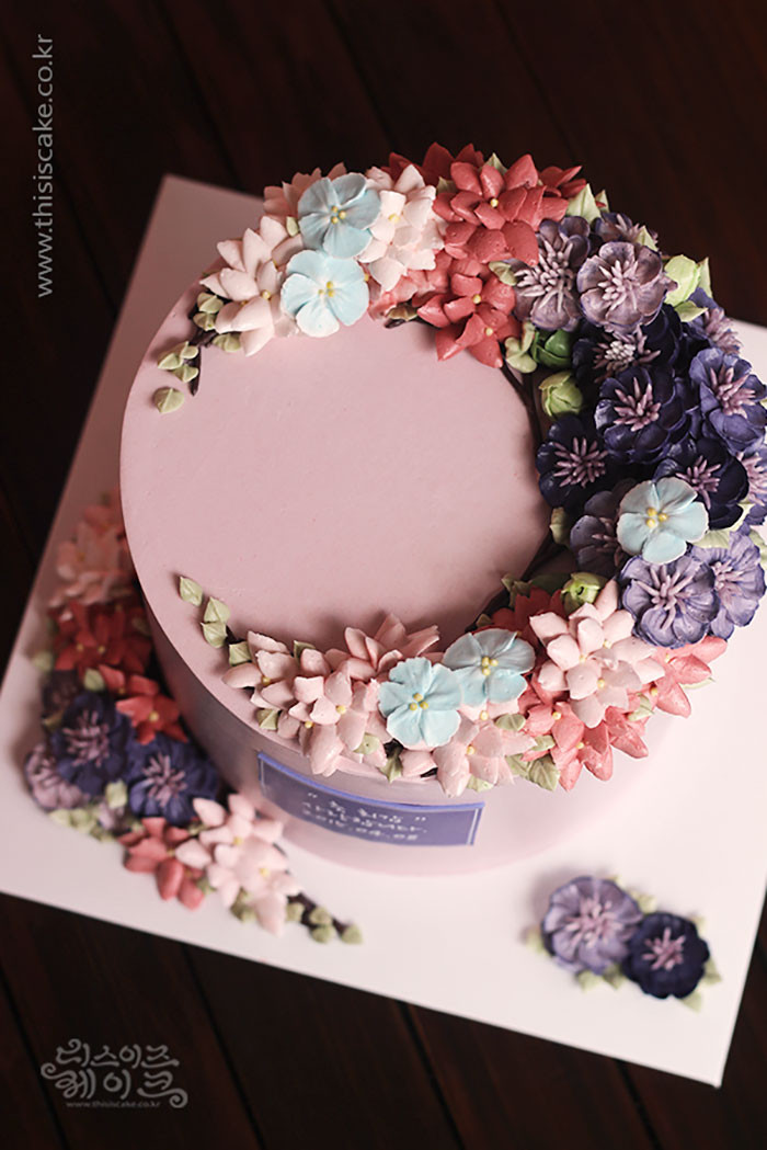 Floral Birthday Cake
 10 Blooming Flower Cakes Are The Sweetest Way To