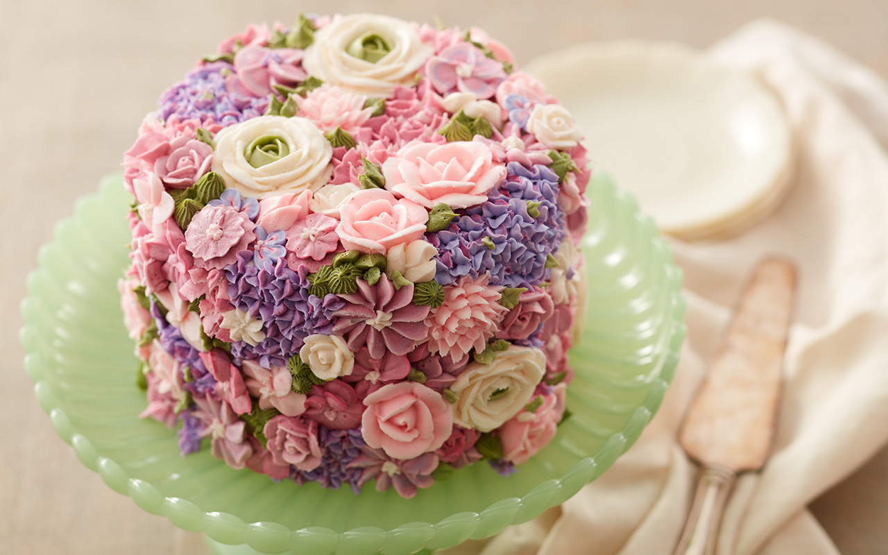 Floral Birthday Cake
 8 Fabulous Flower Birthday Cake Ideas