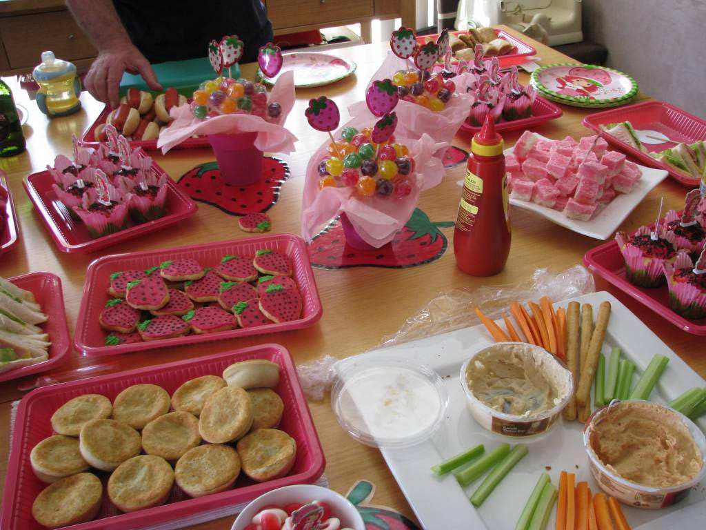 Food For Kids Birthday Party At Home
 Kids Party Food is Essential When it es to Having Real