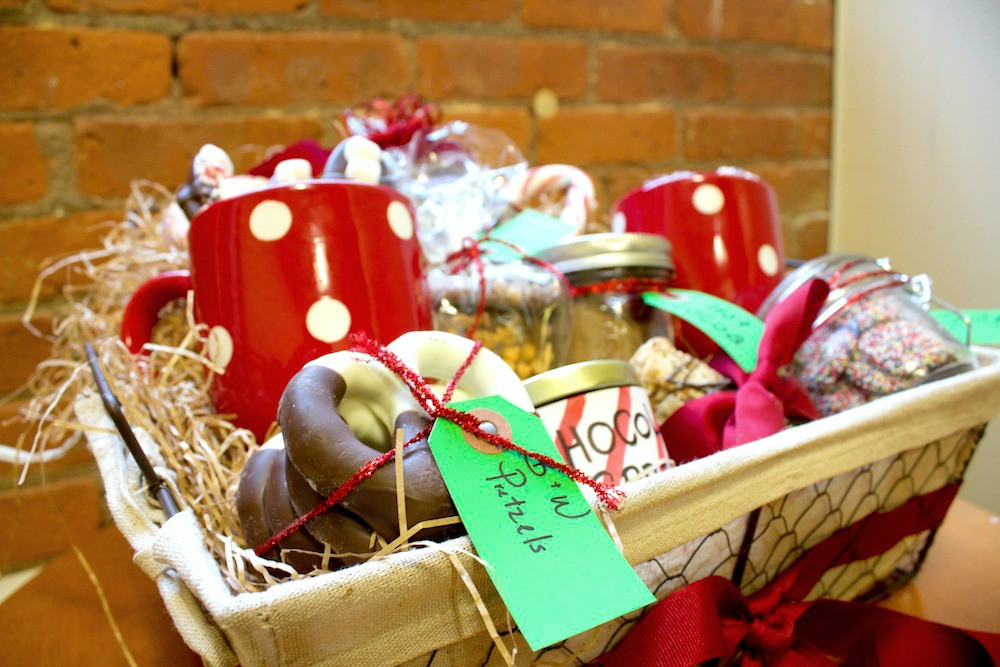 Food Gift Baskets Ideas
 Holiday Food Gifts Recipes Ornaments And More Genius