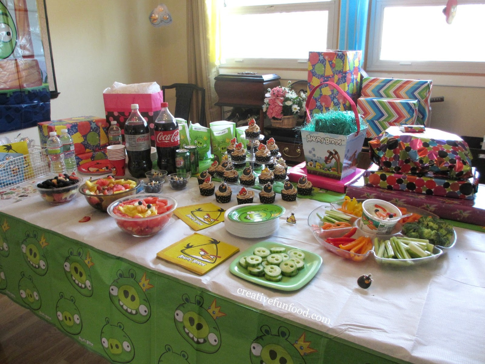 Food Ideas For 3 Year Old Birthday Party
 Creative Food Angry Birds Birthday Party Ideas
