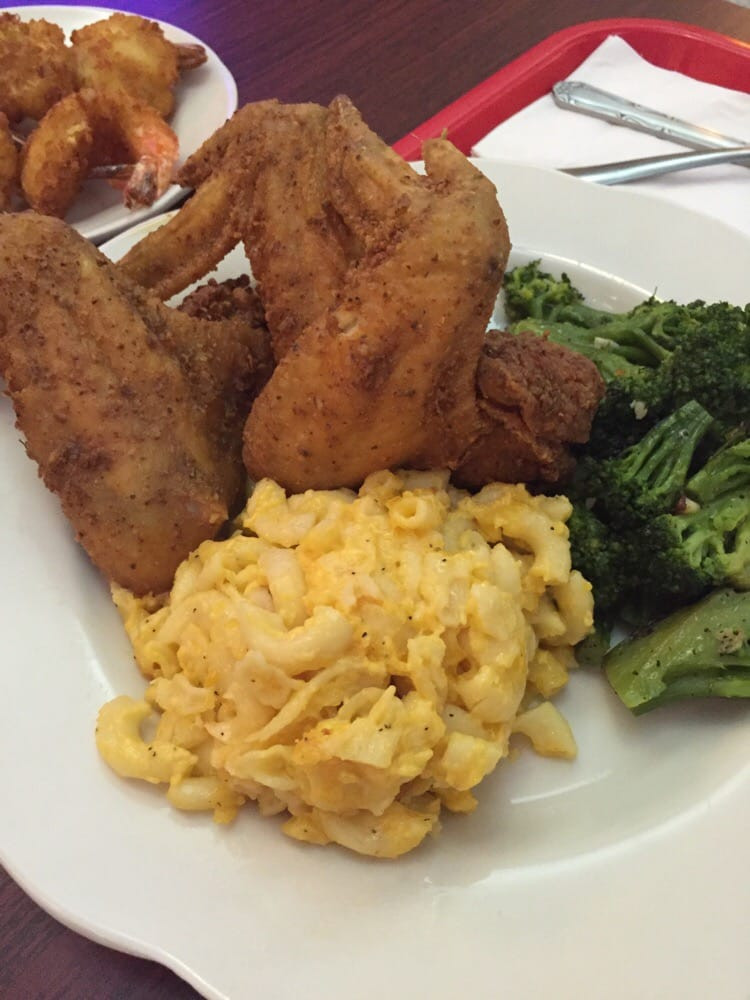 Fried Chicken Mac And Cheese
 Fried chicken Mac and cheese and broccoli Yelp