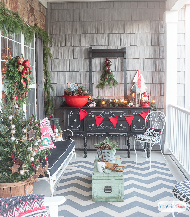 Front Porch Christmas Ideas
 Front Porch Decorating Ideas You ll Want to Copy for Christmas