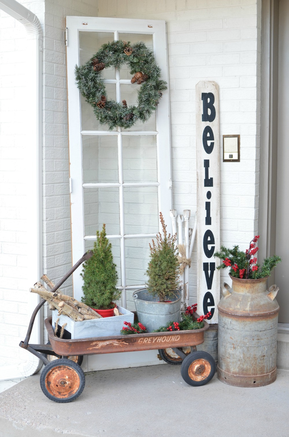 Front Porch Christmas Ideas
 Christmas on the Front Porch