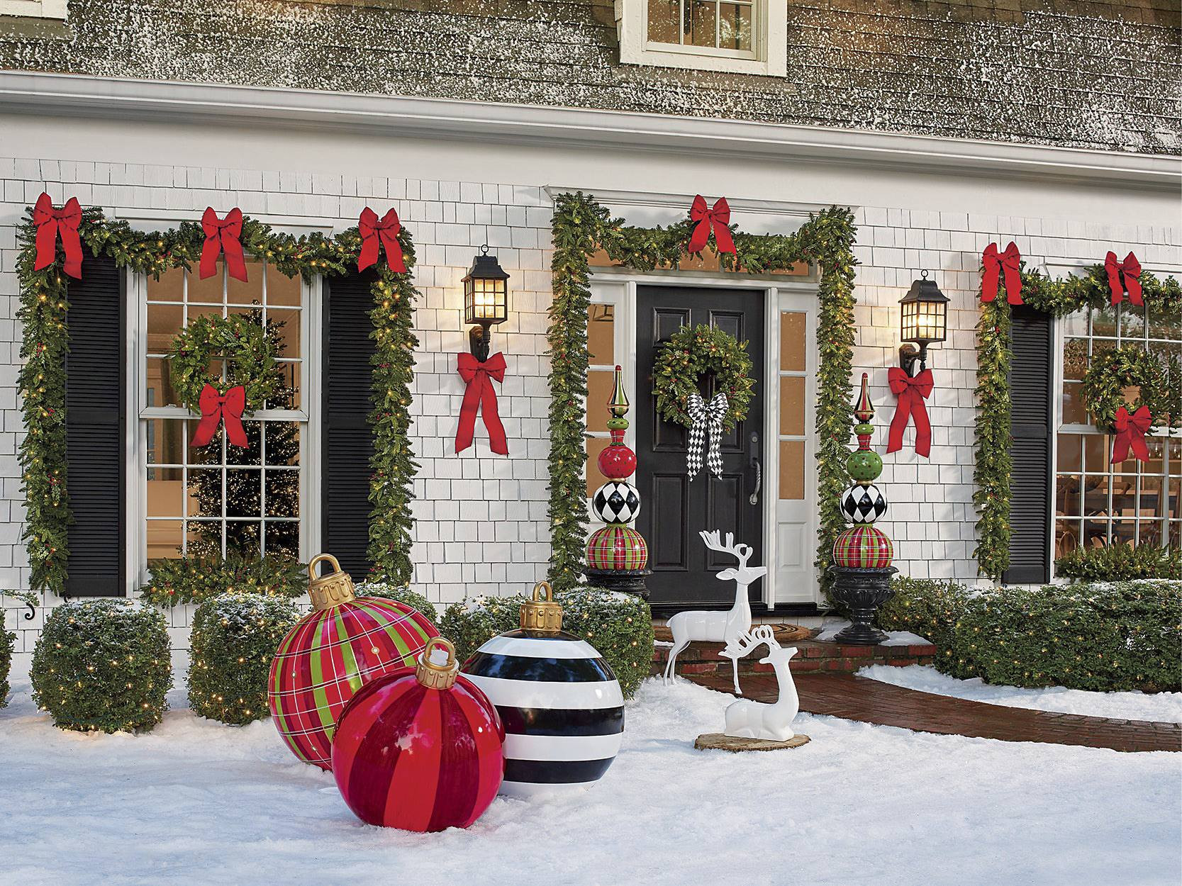 Front Porch Christmas Ideas
 Christmas Porch Decorations 15 Holly Jolly Looks