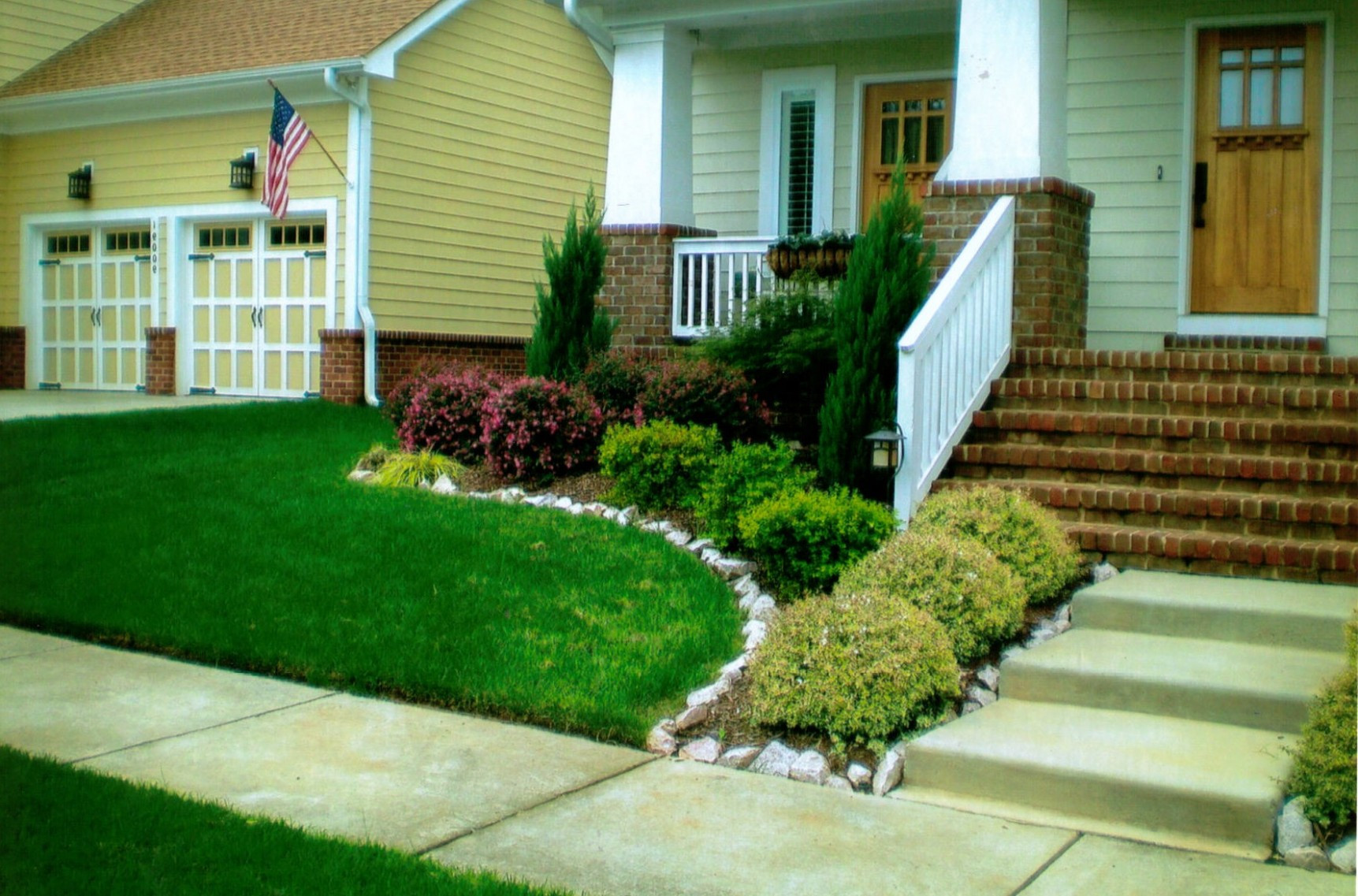 Front Yard Landscape Design
 15 Awesome Front Yard Landscaping Ideas