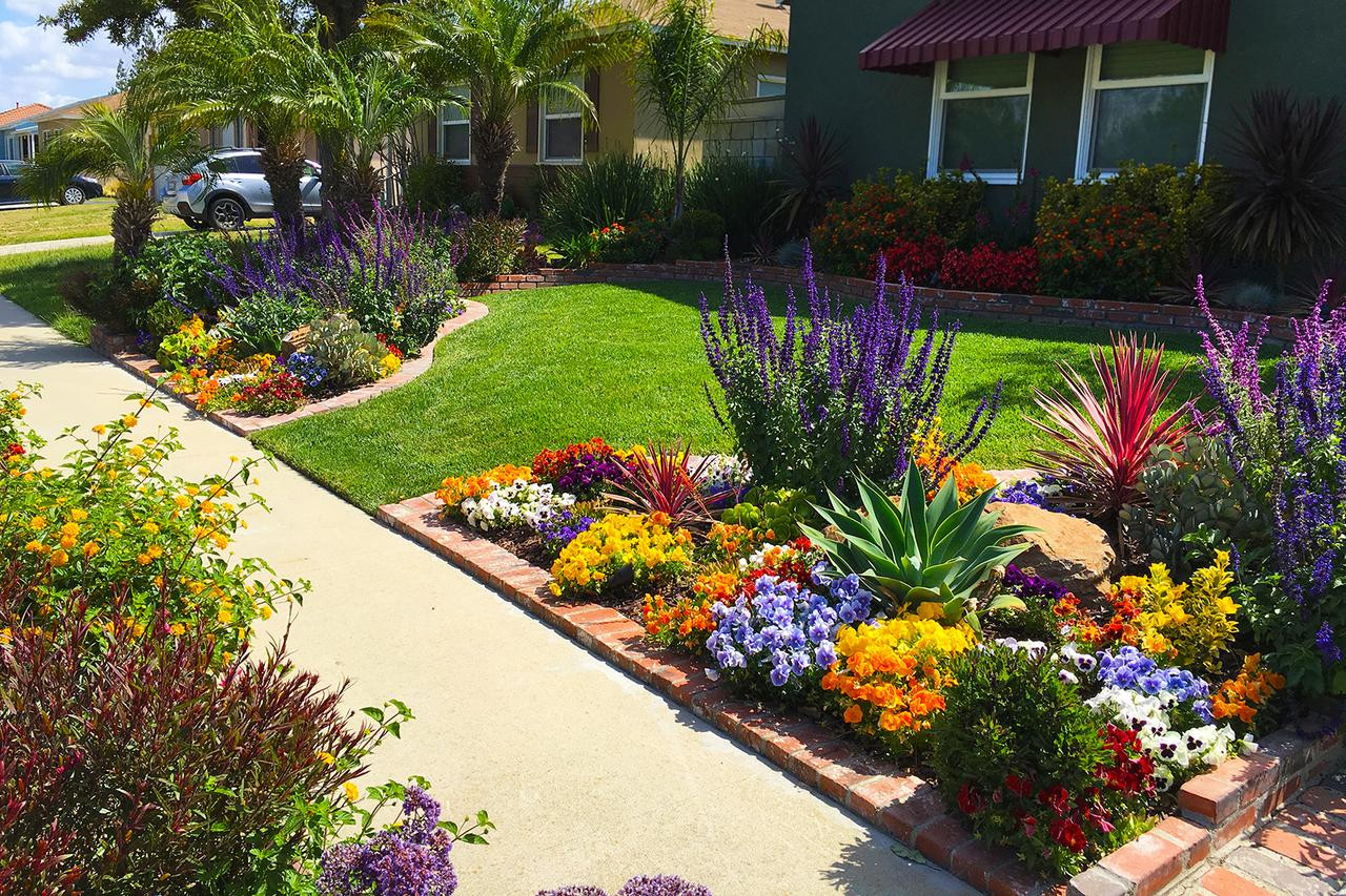 Front Yard Landscape Ideas
 Front Yard Landscaping Ideas for Curb Appeal