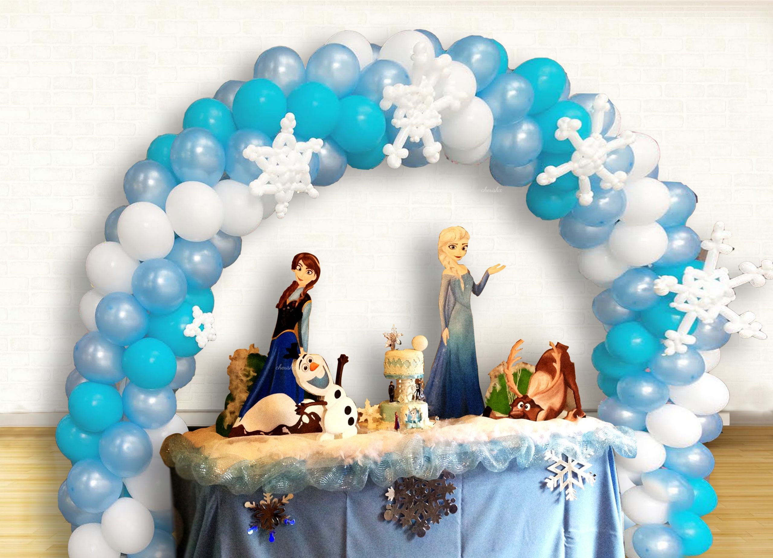 Frozen Birthday Decor
 Elsa Frozen Birthday theme balloon decoration at home for