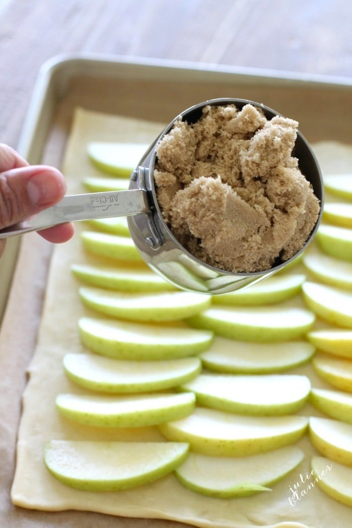 Fun Fall Desserts
 5 Minute Skinny Apple Tart Recipe