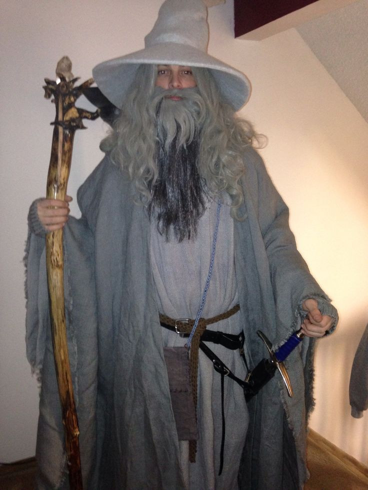 Gandalf Costume DIY
 My pleted gandalf costume