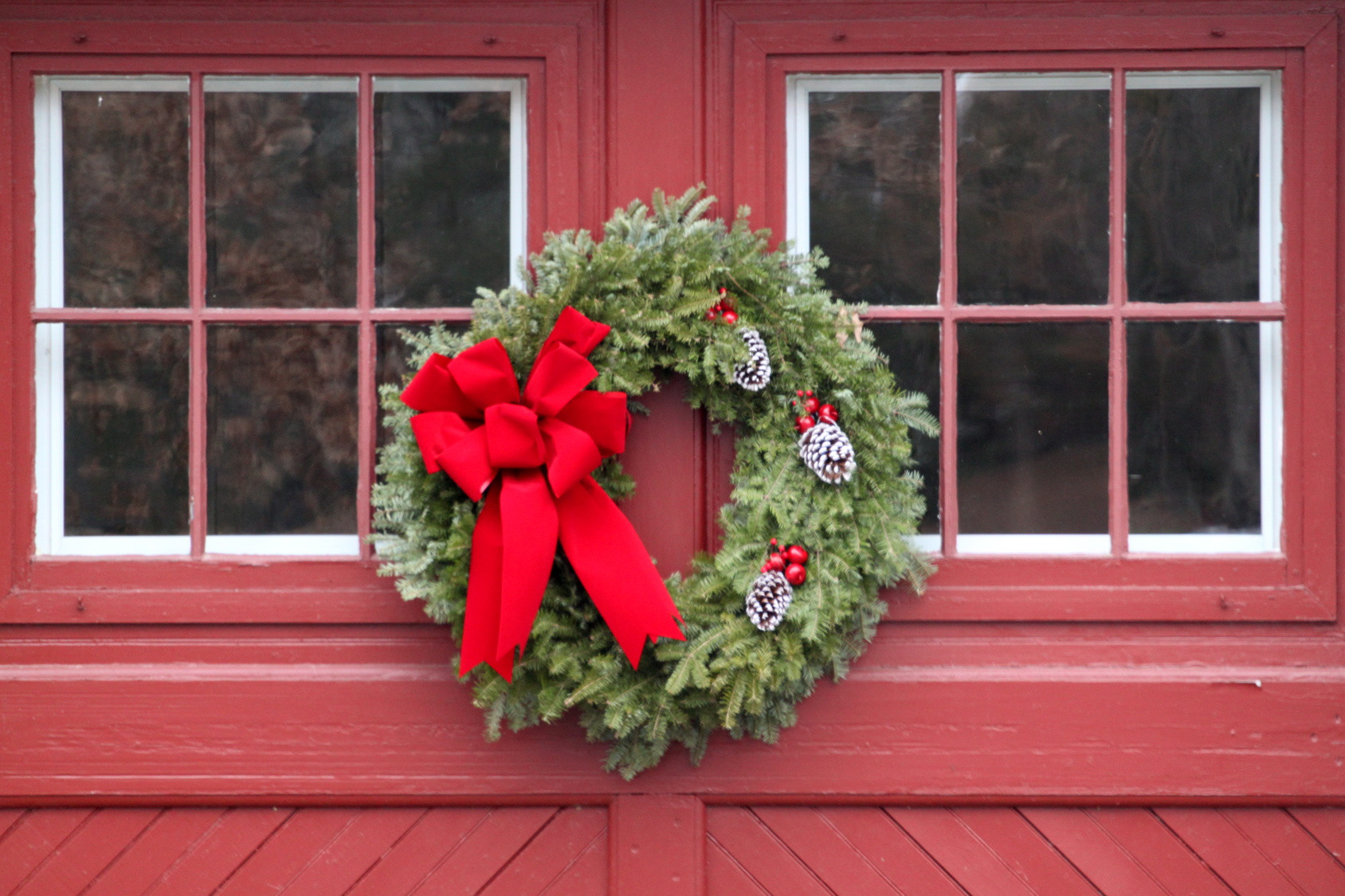 Garage Door Christmas Decorating Ideas
 Dressing Up Your Garage Door for the Holidays