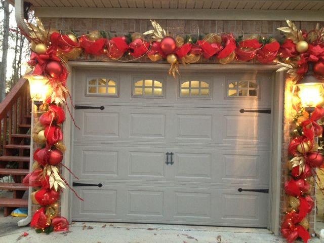 Garage Door Christmas Decorating Ideas
 Don t for about your Garage Doors at Christmas