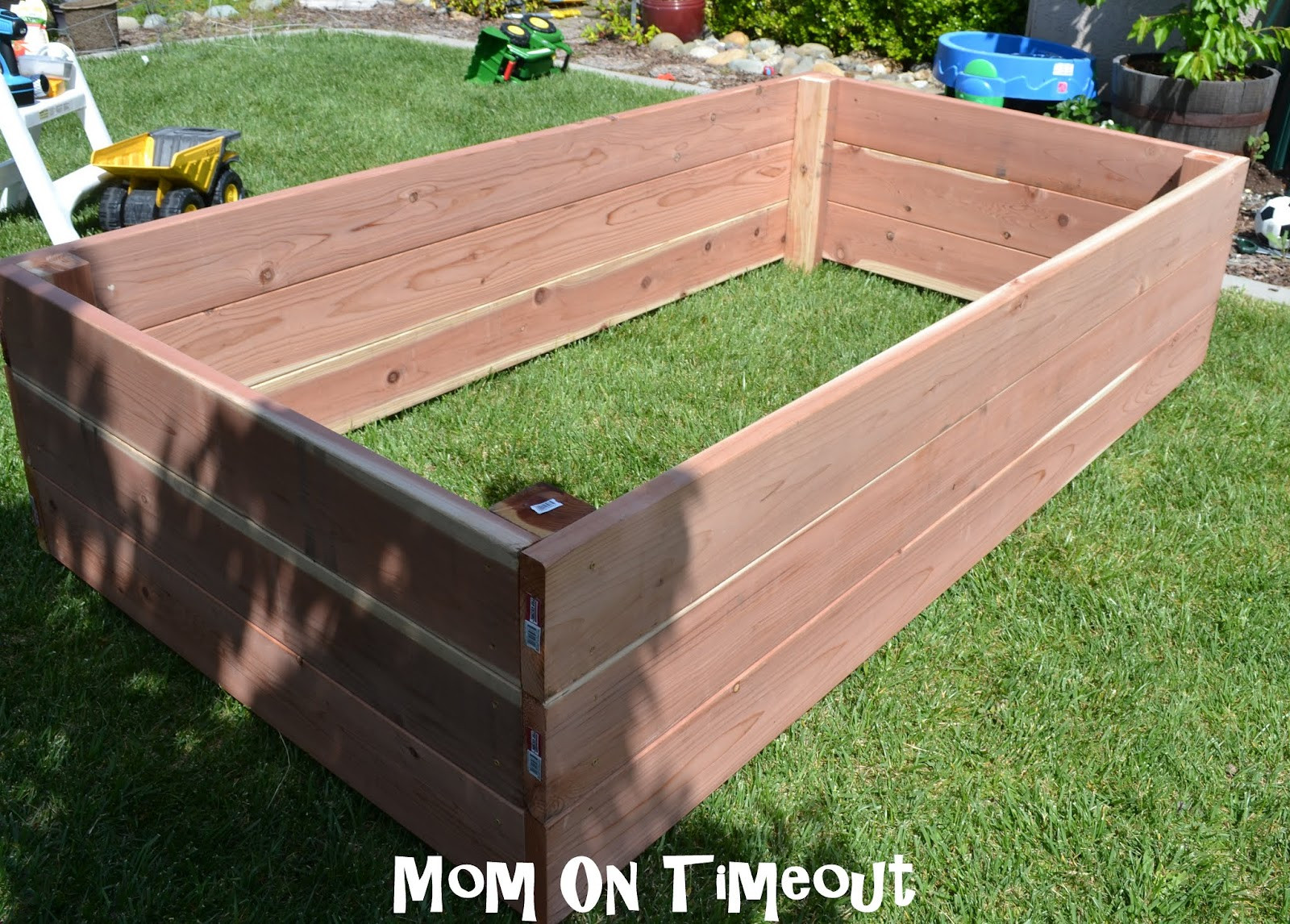 Garden Planter Box DIY
 DIY Garden Planter Box Tutorial