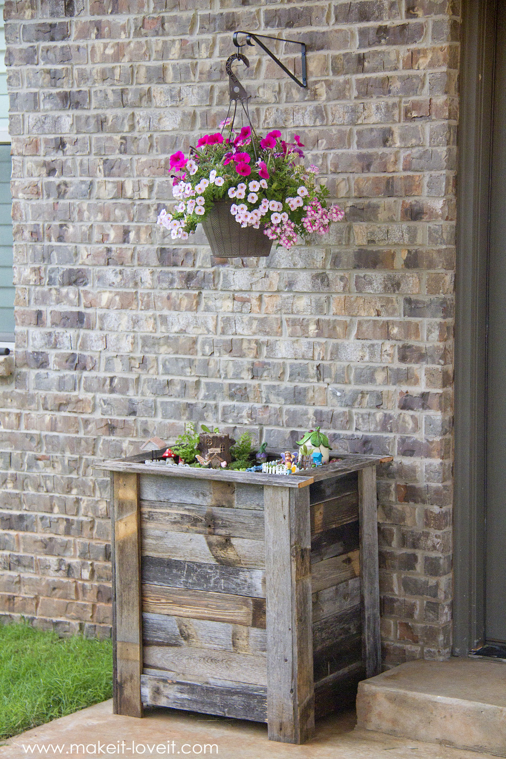 Garden Planter Box DIY
 DIY Reclaimed Wood Planter Box r an upright Fairy