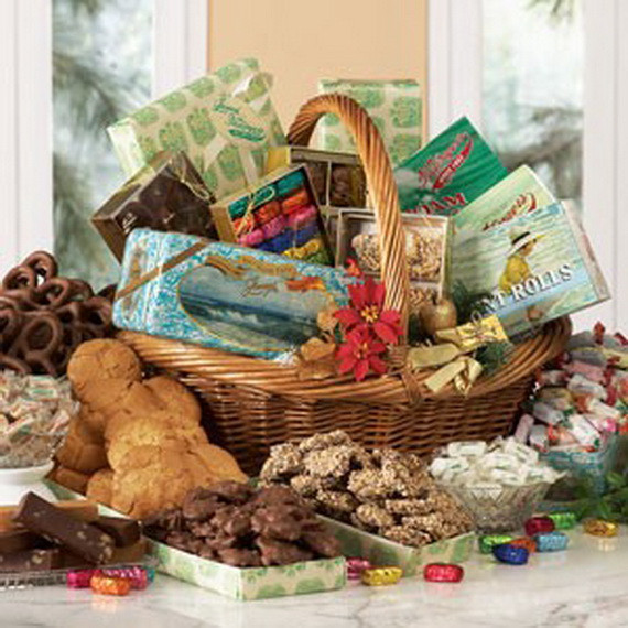Gift Basket Ideas Families
 Traditional Christmas Gift Basket Idea family holiday