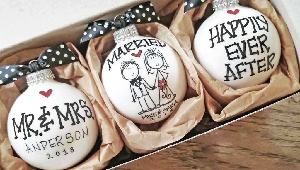 Gift Ideas For A Couple
 Personalized DIY Wedding Gifts Ideas for Couples