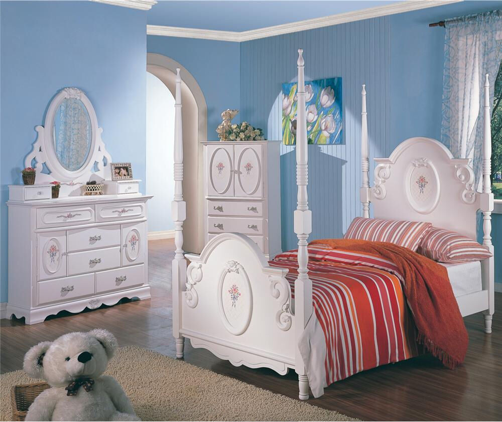 Girls Bedroom Sets Twin
 Twin White Wooden Poster Bed Girl s Bedroom Furniture 4 pc