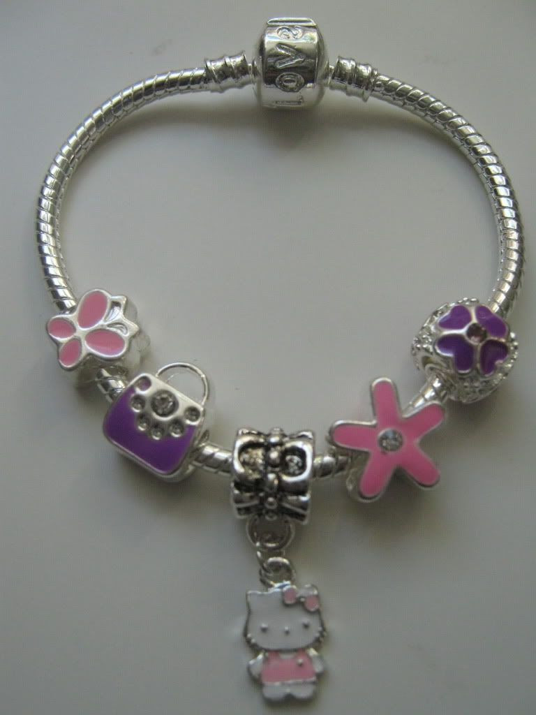 Girls Charm Bracelet
 CHILDRENS KIDS GIRLS 6" HELLO KITTY CHARM BRACELET X1 WITH