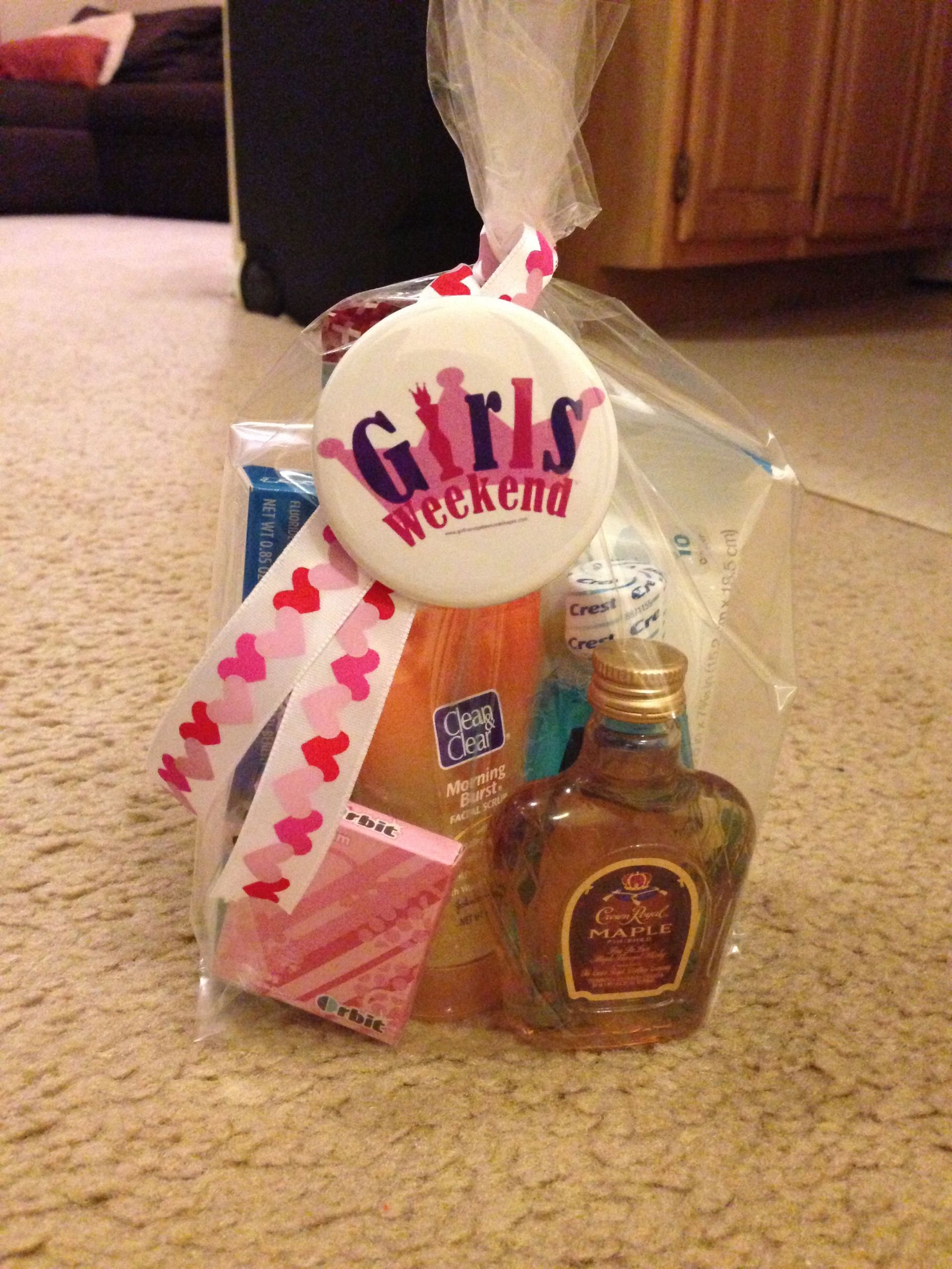 Girls Gift Bag Ideas
 Girls weekend trip little goo bag