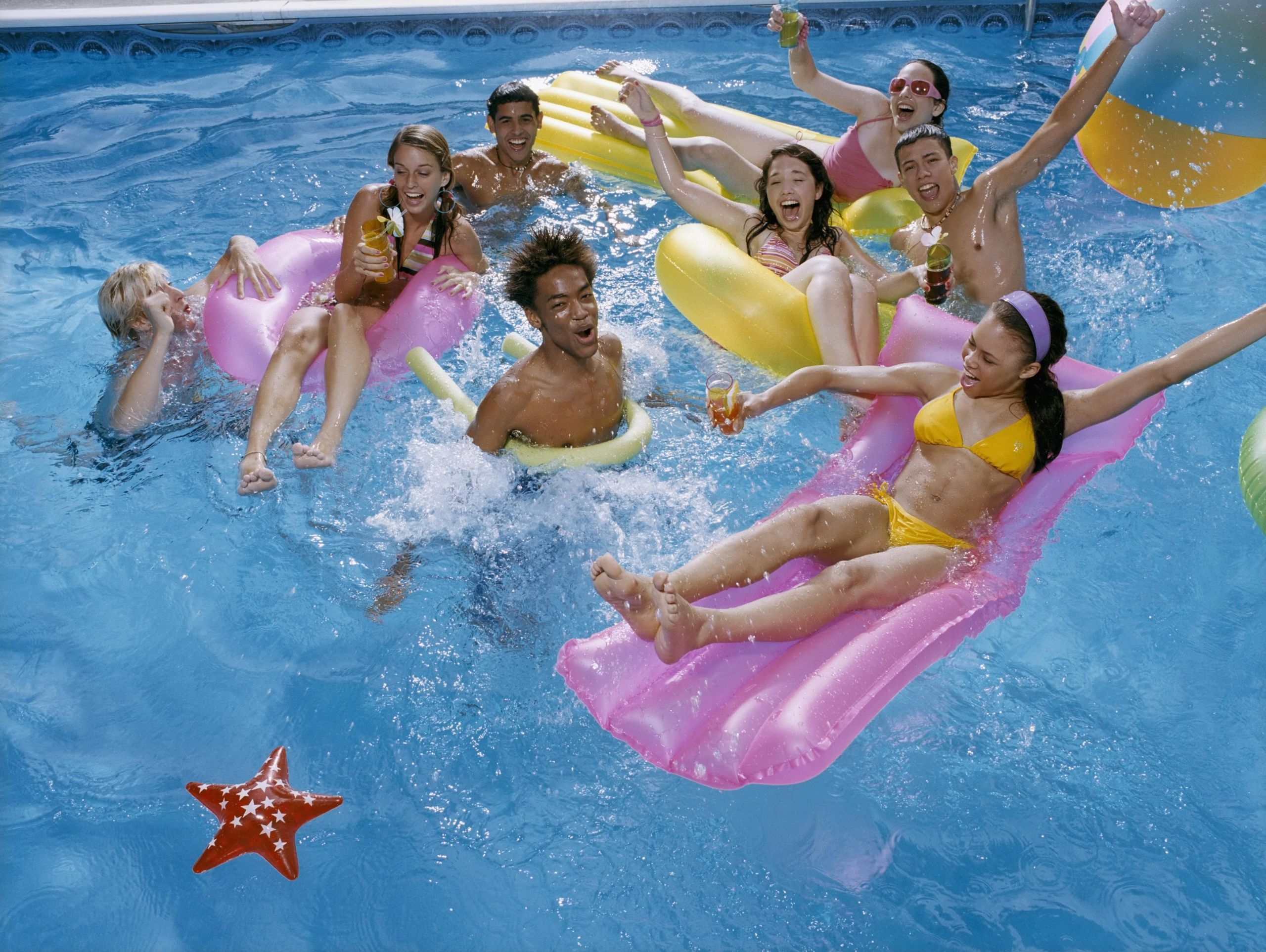 Girls Pool Party Ideas
 Throwing a Pool Party for Your Teen s Birthday