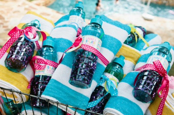 Girls Pool Party Ideas
 How to Throw a Summer Pool Party for Kids