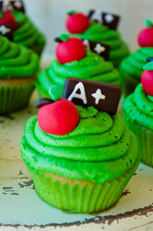 Graduation Party Cupcake Ideas
 30 Awesome Graduation Party Desserts Oh My Creative