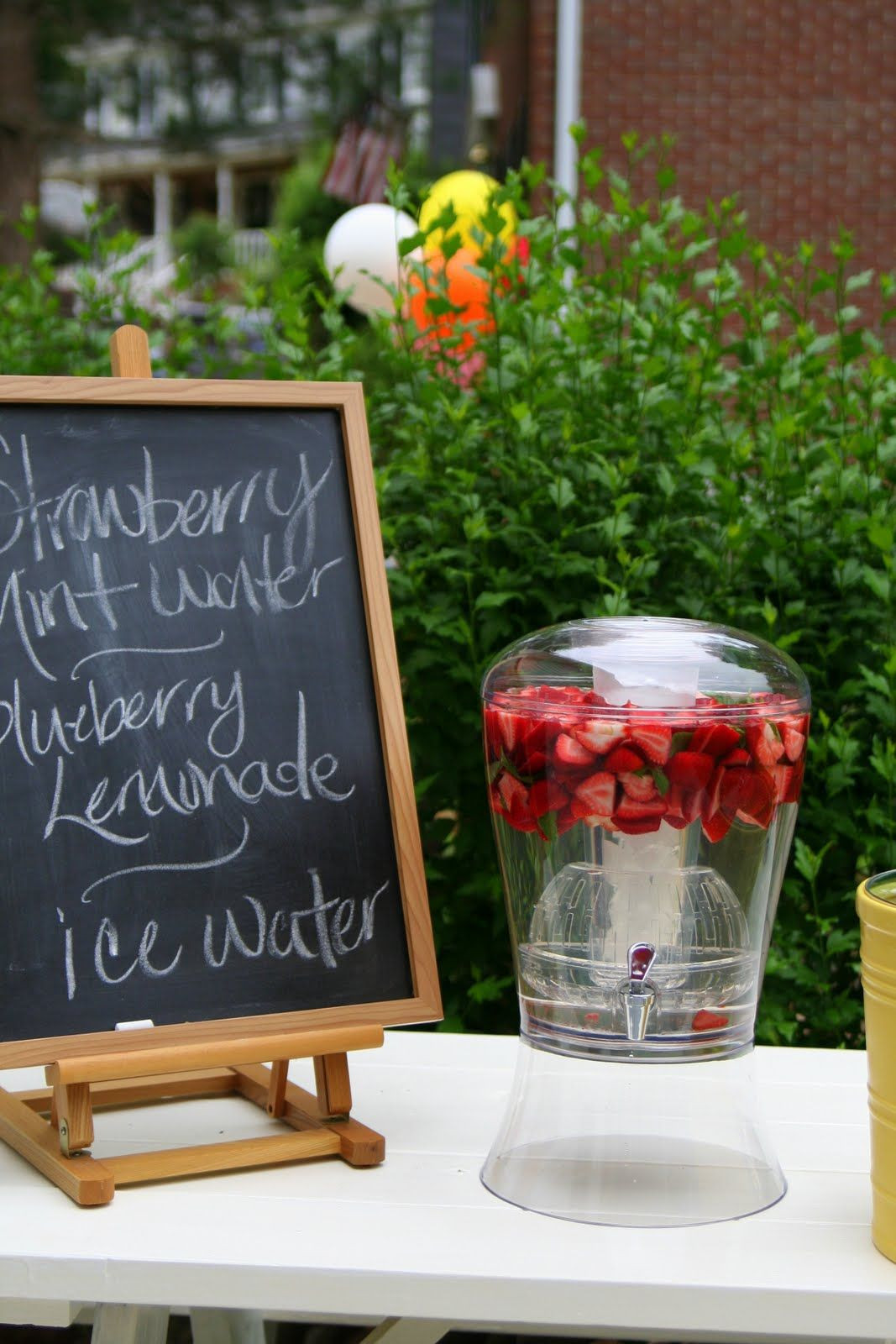 Graduation Party Entertainment Ideas
 drink station cute easy idea