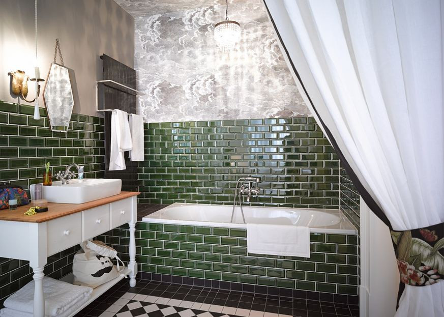 Green Bathroom Tiles
 Using Bold Colors In The Bathroom – When And How To Do It