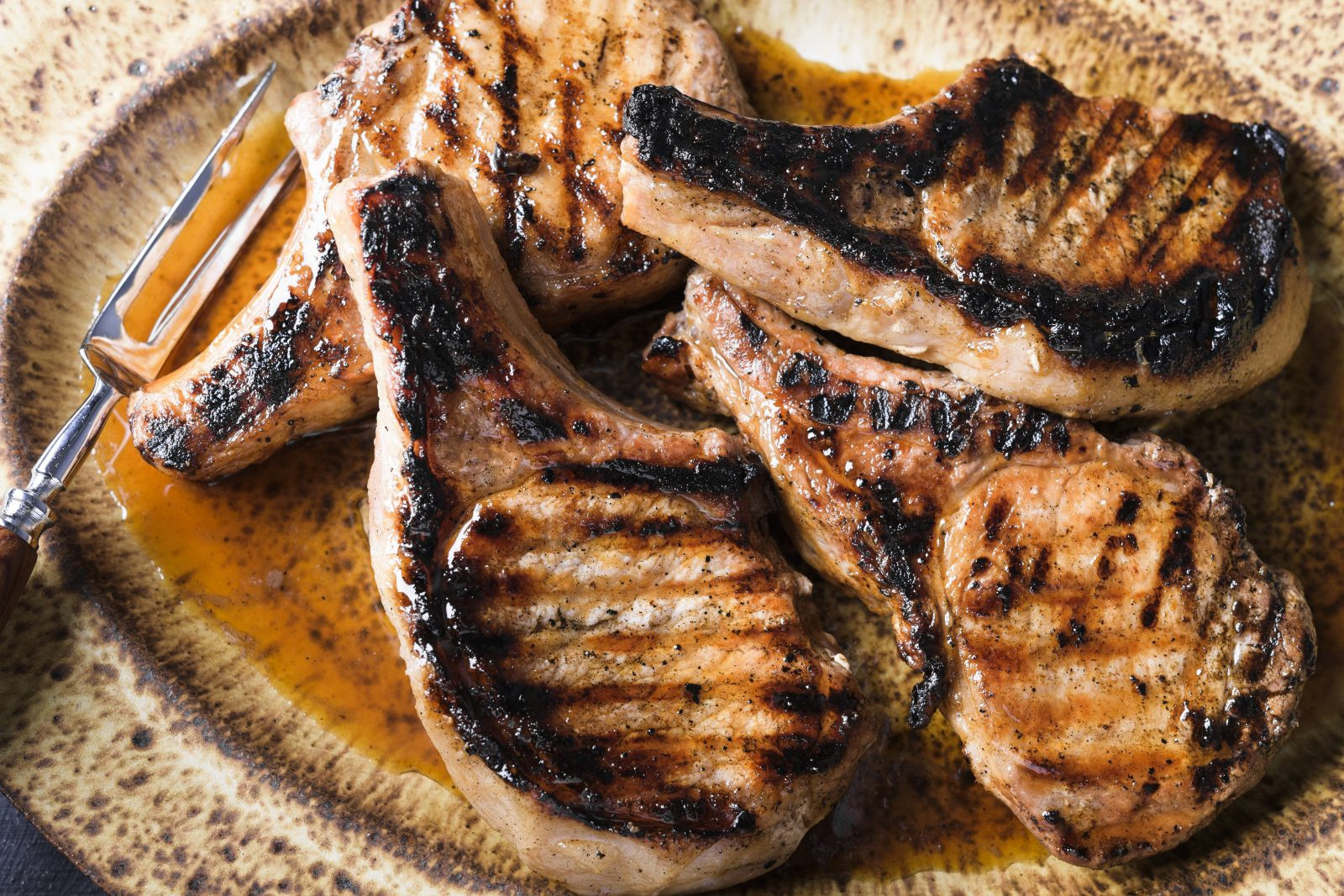 Grilled Smoked Pork Chops
 Grill Smoked Pork Chops with Brown Sugar and Cider Vinegar