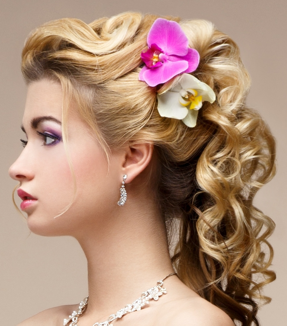 Hairstyle Updos
 Pretty Curly Updo Hairstyles for 2016