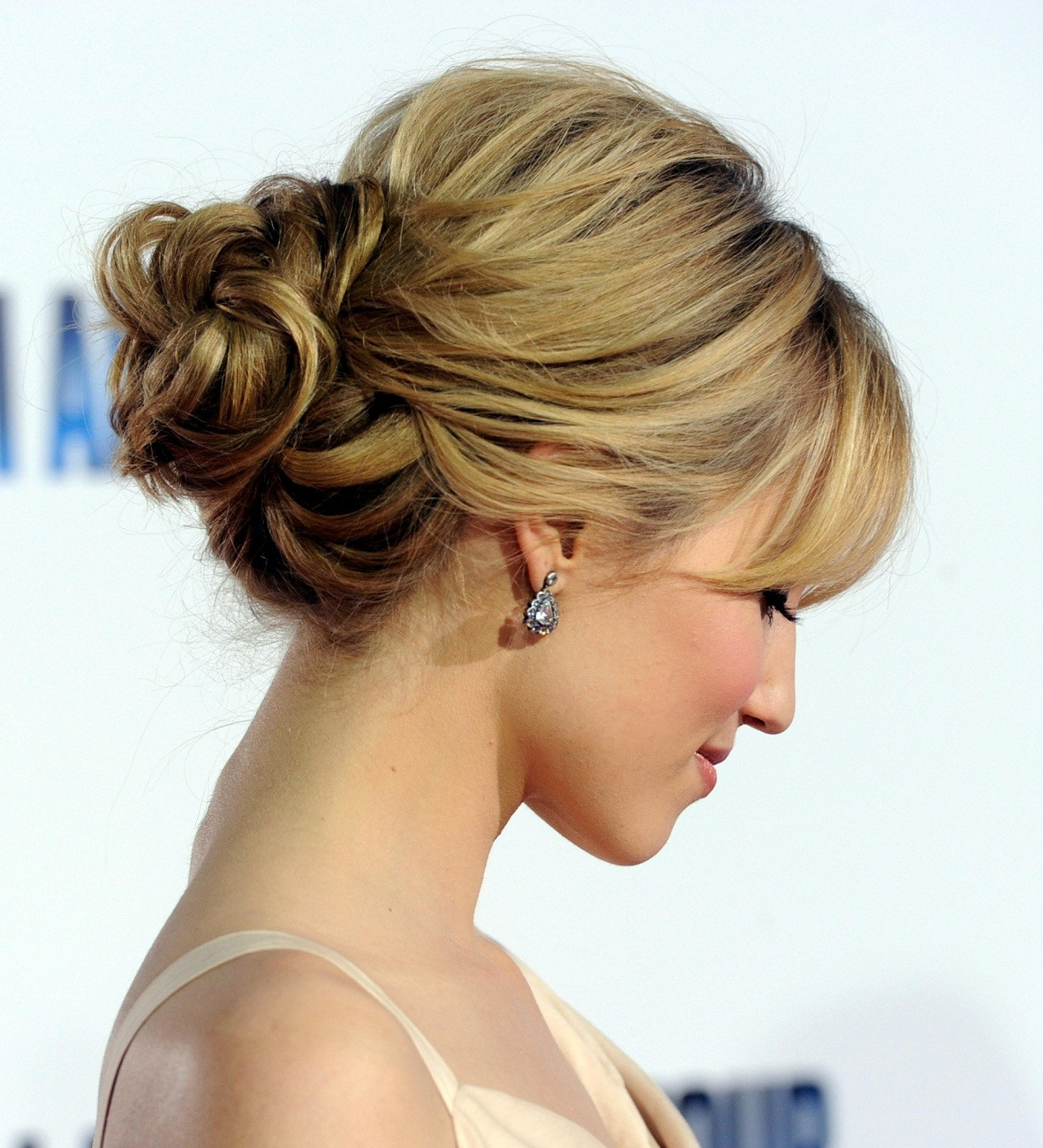 Hairstyles For Prom Medium Hair
 Attractive Prom Hairstyles for Medium Hair