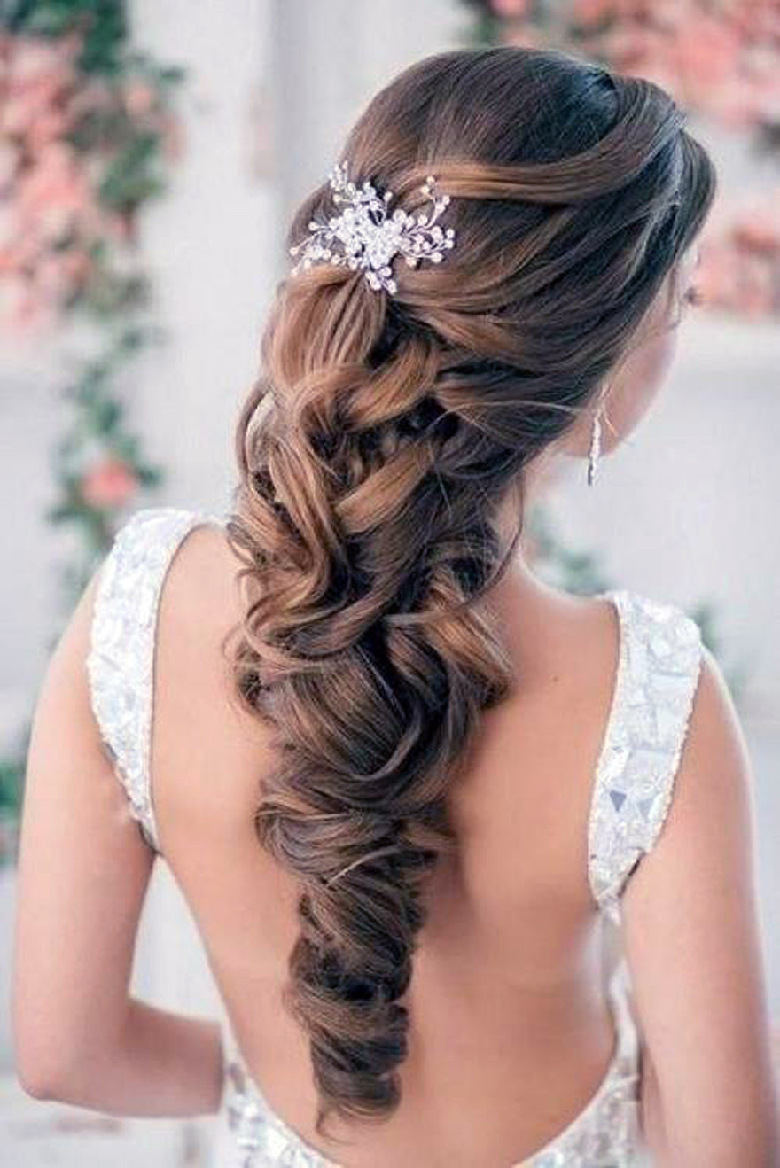 Hairstyles For Wedding Brides
 Wedding Hairstyles Down Curly For Bride Fashion