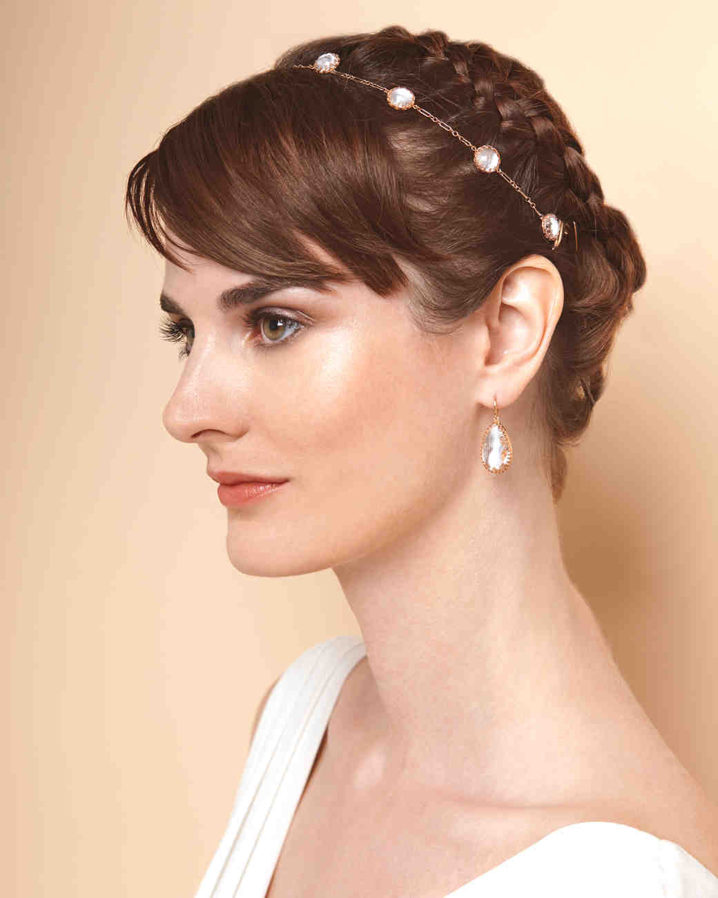 Hairstyles To Wear To A Wedding
 4 Ways to Wear a Short Hairstyle on Your Wedding Day