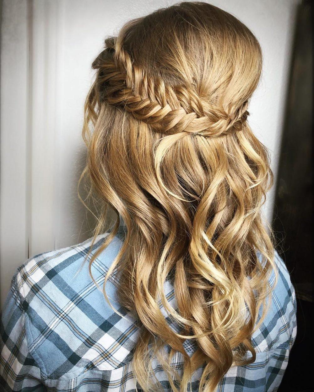 Hairstyles Up For Prom
 27 Prettiest Half Up Half Down Prom Hairstyles for 2020