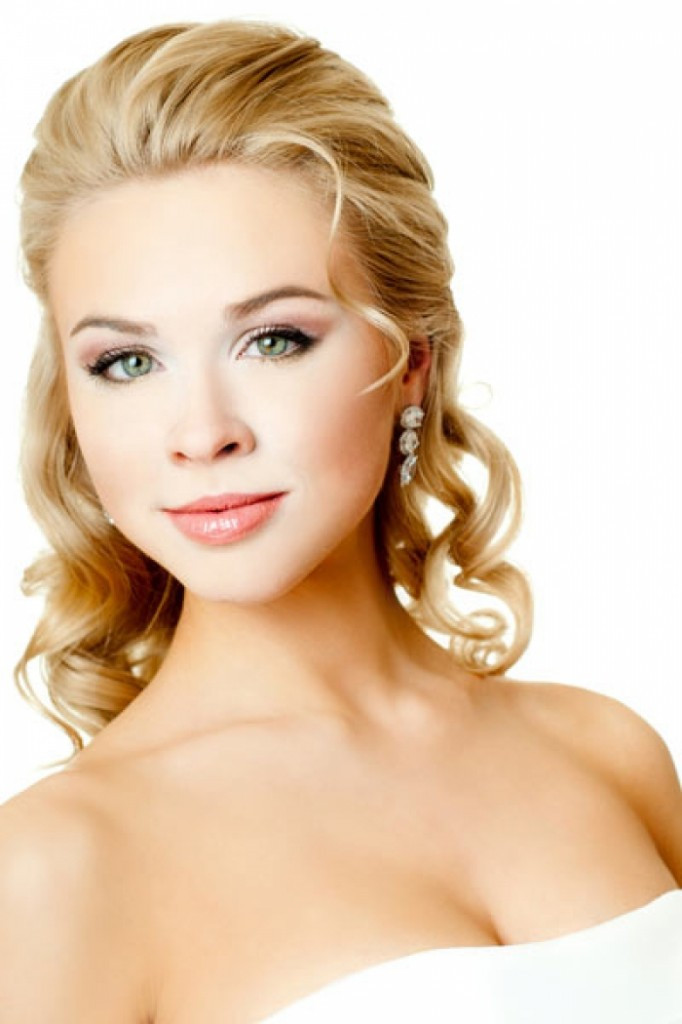 Hairstyles Up For Prom
 Prom Hairstyles For Medium Hair Women