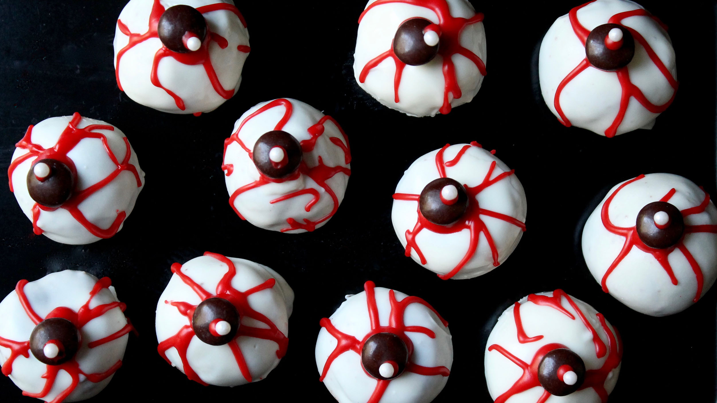 Halloween Cake Pops Recipe
 Halloween Cake Pop Eyeballs TODAY
