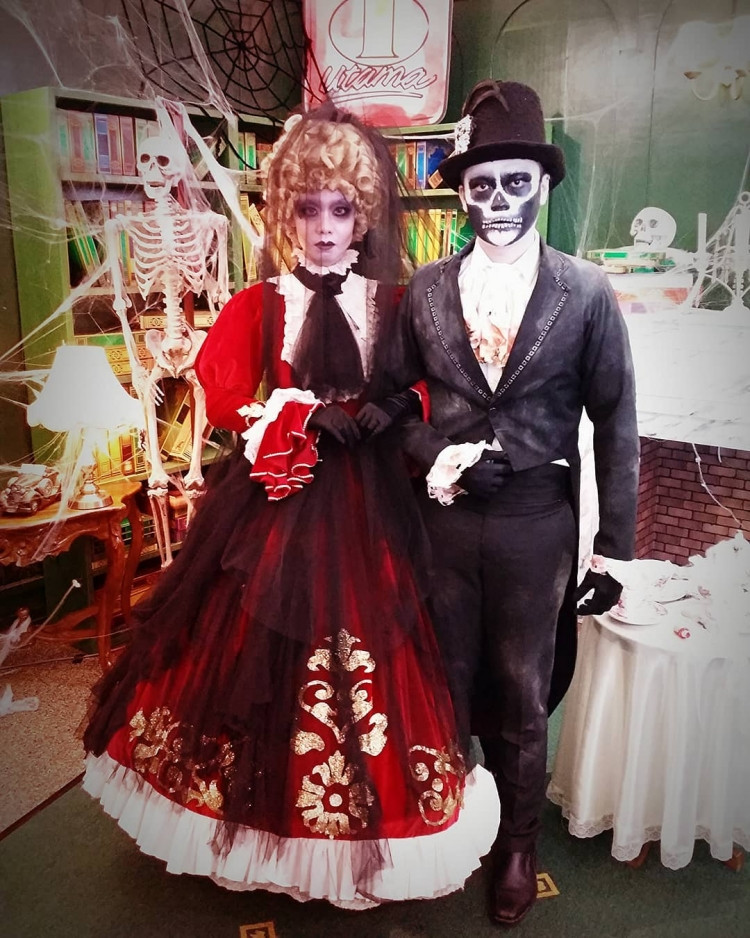 Halloween Couple Costume Ideas 2020
 THE BEST 32 HALLOWEEN COSTUME IDEAS FOR COUPLES 2020