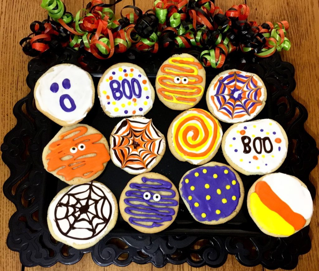 Halloween Decorated Sugar Cookies
 Decorating Halloween Sugar Cookies