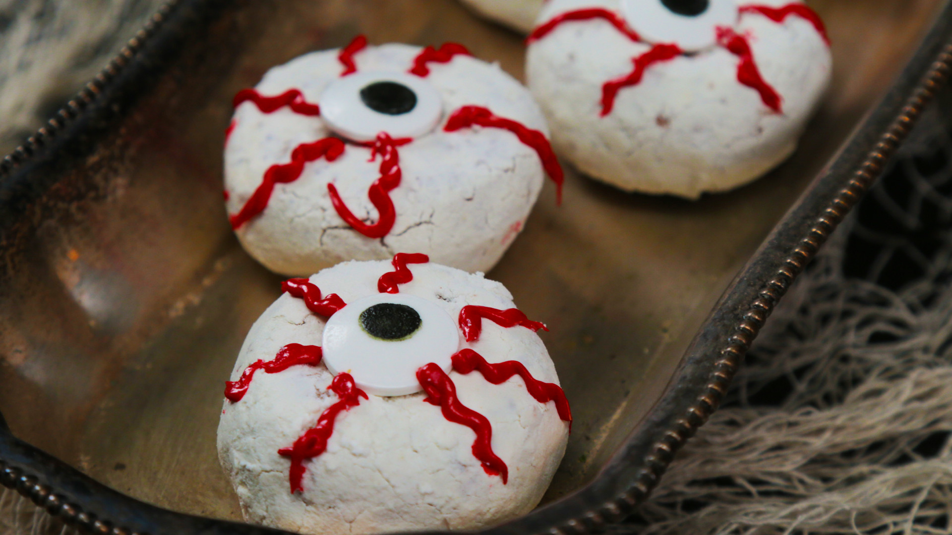 Halloween Desserts For Adults
 Easy Halloween Appetizers & Recipes For Adults