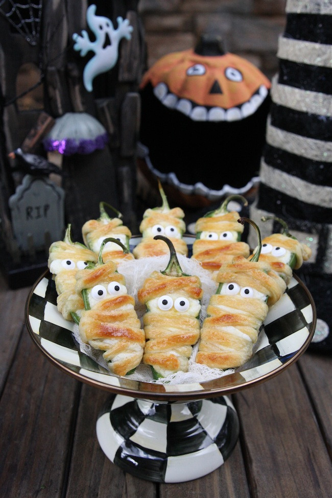 Halloween Jalapeno Poppers
 Halloweeño Jalapeño Popper Mummies The Hopeless Housewife