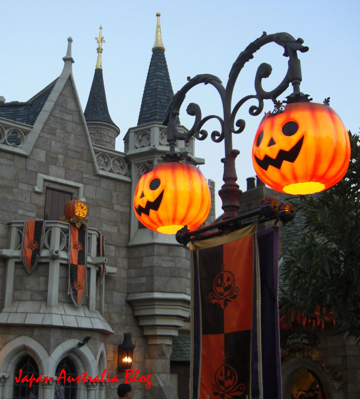 Halloween Lamp Post
 Pumpkin lamp posts Could be done with a fancy yard light